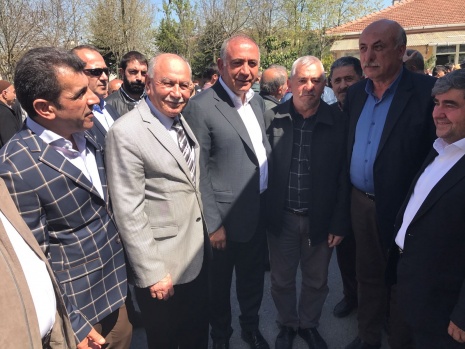 CHP'li Akay'ın annesi son yolculuğuna uğurlanıyor 11