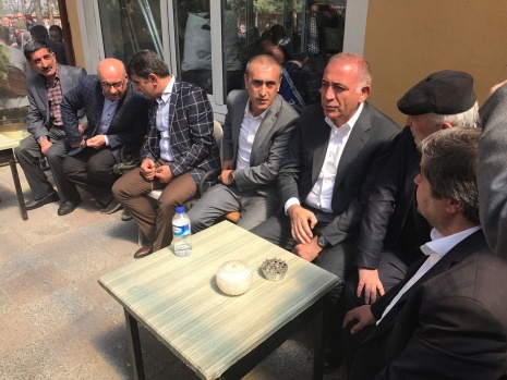 CHP'li Akay'ın annesi son yolculuğuna uğurlanıyor 2
