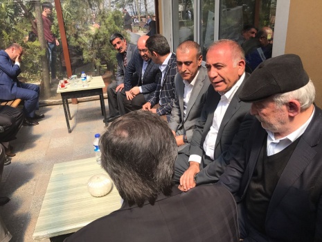 CHP'li Akay'ın annesi son yolculuğuna uğurlanıyor 7