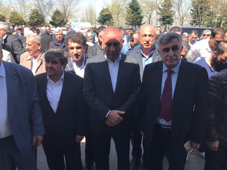 CHP'li Akay'ın annesi son yolculuğuna uğurlanıyor 9