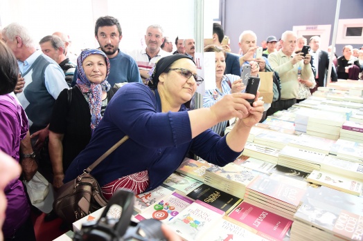 Kılıçdaroğlu Merzifon kitap fuarına ziyarette bulundu 11