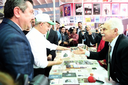 Kılıçdaroğlu Merzifon kitap fuarına ziyarette bulundu 9