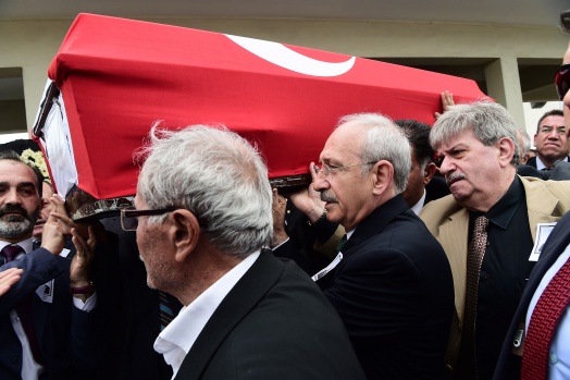 CHP'li vekil için cenaze töreni düzenlendi 12