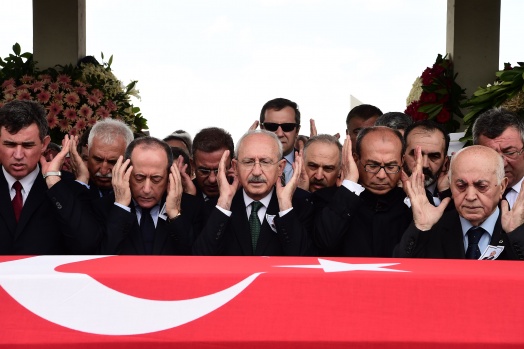 CHP'li vekil için cenaze töreni düzenlendi 3