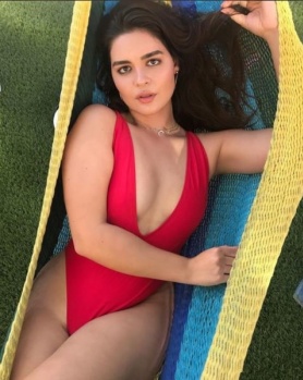 Tek bir Instagram yorumuyla model oldu 10