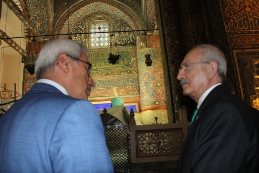 Kılıçdaroğlu Mevlana'nın huzurunda 3