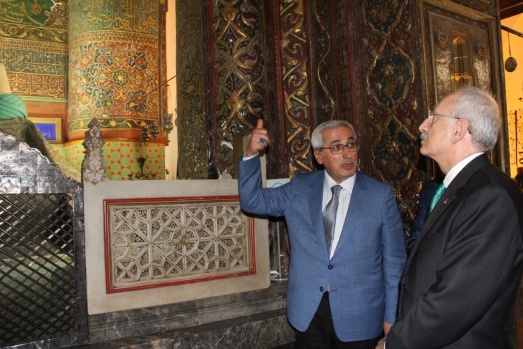 Kılıçdaroğlu Mevlana'nın huzurunda 8