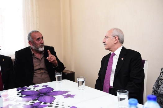 CHP liderinden Kırıkhan'da şehit ailesini ziyaret 1