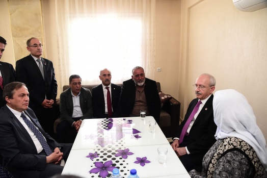 CHP liderinden Kırıkhan'da şehit ailesini ziyaret 4