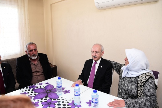 CHP liderinden Kırıkhan'da şehit ailesini ziyaret 6