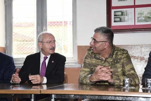 CHP liderinden Sakız Karakolu'na ziyaret 6