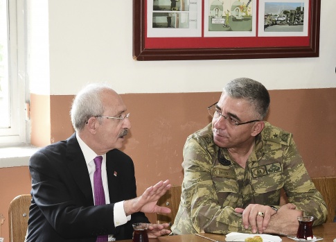 CHP liderinden Sakız Karakolu'na ziyaret 7