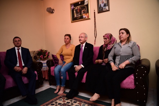 CHP liderinden şehit Rıfat Sınırlı ailesine ziyaret 1