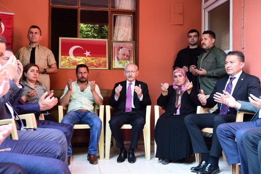 CHP liderinden şehit Rıfat Sınırlı ailesine ziyaret 4