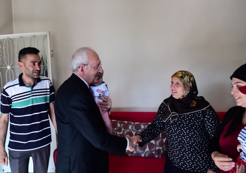 CHP liderinden şehit Şandıverdi ailesine ziyaret 1