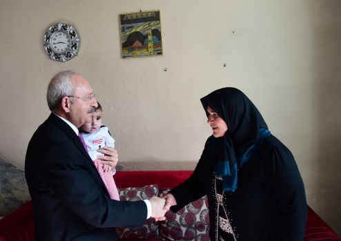 CHP liderinden şehit Şandıverdi ailesine ziyaret 3
