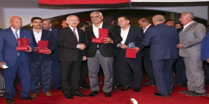 CHP lideri Kemal Kılıçdaroğlu Hatay'da muhtarlarla buluştu