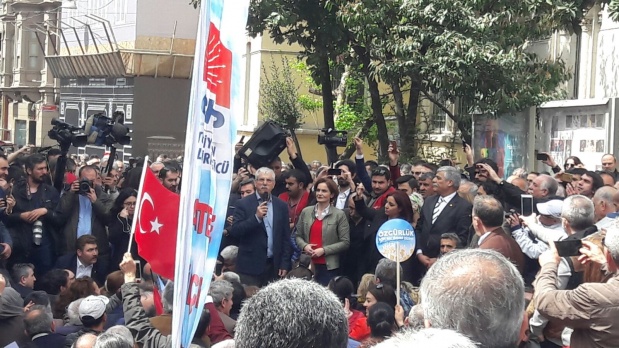 Taksim’de polis ablukası... Polis CHP'lilere izin vermiyor 1