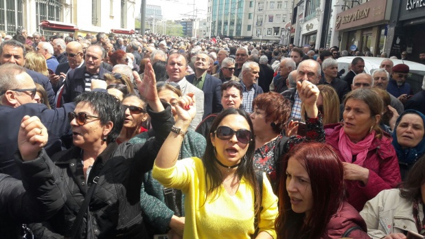 Taksim’de polis ablukası... Polis CHP'lilere izin vermiyor 4