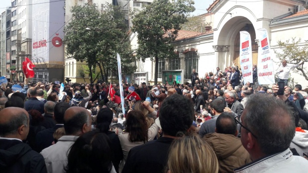 Taksim’de polis ablukası... Polis CHP'lilere izin vermiyor 6