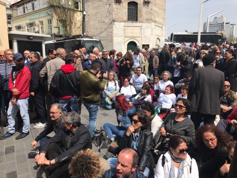 Taksim’de polis ablukası... Polis CHP'lilere izin vermiyor 7
