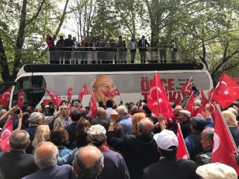 CHP'den OHAL'e karşı oturma eylemi 2