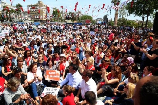 CHP'den OHAL'e karşı oturma eylemi 3