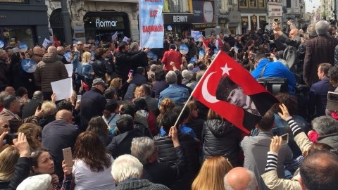 CHP'den OHAL'e karşı oturma eylemi 7