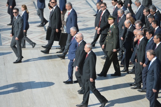 Kılıçdaroğlu Ata'nın huzurunda 4