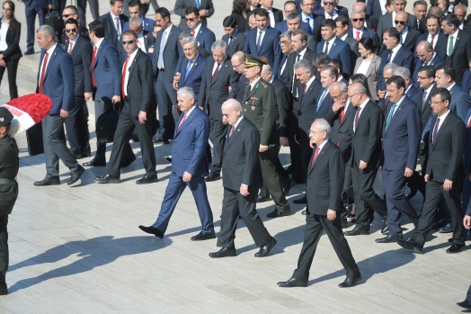 Kılıçdaroğlu Ata'nın huzurunda 6