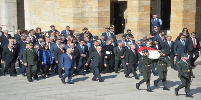 Kılıçdaroğlu Ata'nın huzurunda