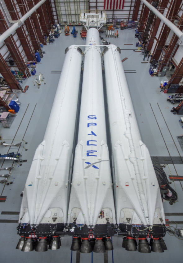 Elon Musk bu sorulara doğru cevap vereni işe alıyor, maaşlar dudak uçuklatıyor! 3
