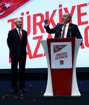 Salon 'iktidar' ve 'İnce başkan' sloganları ile inliyor 10