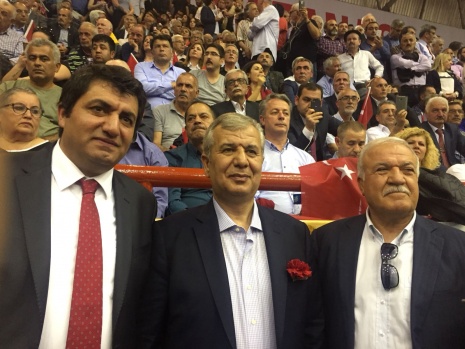 Salon 'iktidar' ve 'İnce başkan' sloganları ile inliyor 4