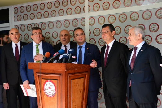 CHP, Muharrem İnce'nin adaylık başvurusunu yaptı 15