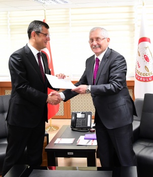 CHP, Muharrem İnce'nin adaylık başvurusunu yaptı 17