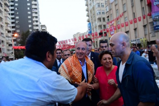 Muharrem İnce Seyhan'da iftara katıldı 3