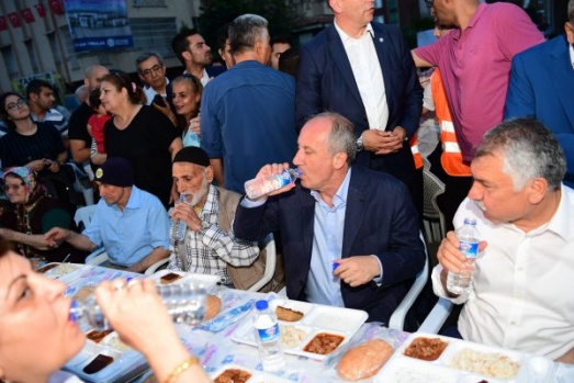 Muharrem İnce Seyhan'da iftara katıldı 6