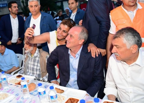 Muharrem İnce Seyhan'da iftara katıldı 8