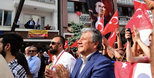 Muharrem İnce'nin Bolu mitinginden renkli kareler 11