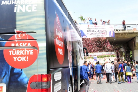Muharrem İnce Menderes'te coşkuyla karşılandı 2