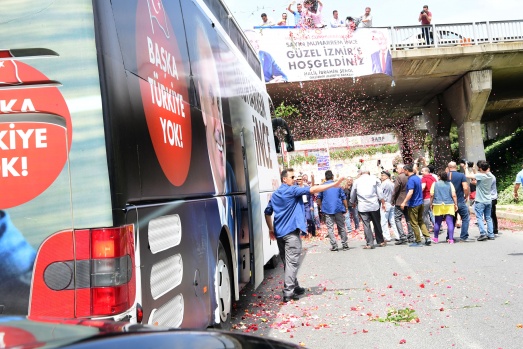 Muharrem İnce Menderes'te coşkuyla karşılandı 4