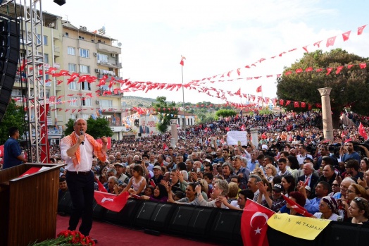 Muharrem İnce'ye Bergama'da coşkulu karşılama 2