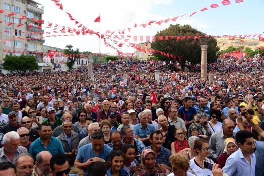 Muharrem İnce'ye Bergama'da coşkulu karşılama 4