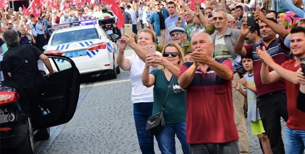 Muharrem İnce'ye Bergama'da coşkulu karşılama 8
