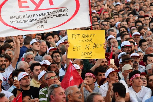 Muharrem İnce'nin Bursa mitinginden renkli kareler 6
