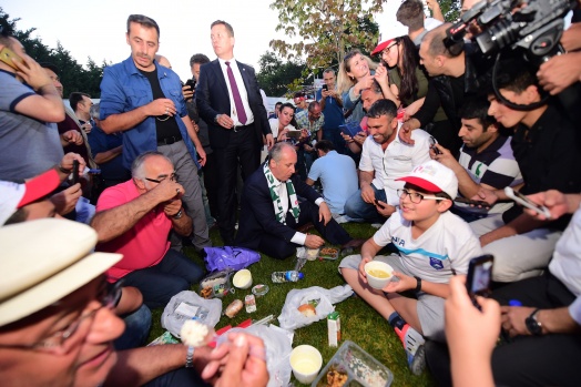 Muharrem İnce'nin Bursa mitinginden renkli kareler 8