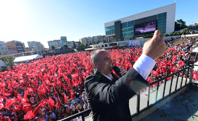 Muharrem İnce'ye Zeytinburnu'nda coşkulu karşılama 1