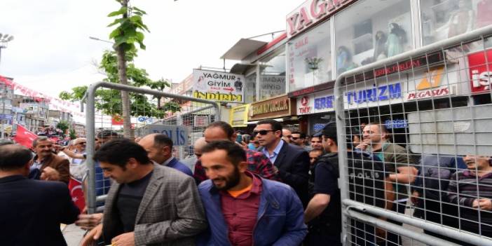 Muharrem İnce'ye Van'da coşkulu karşılama