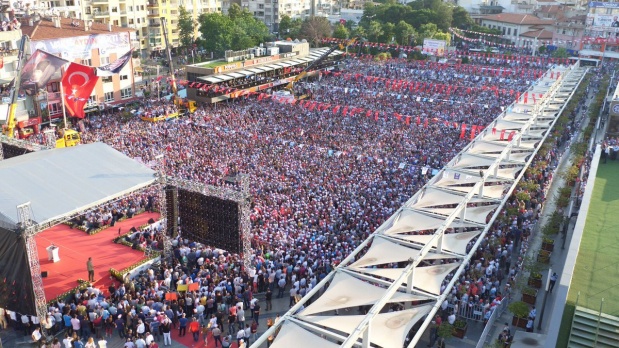 Muharrem İnce'nin Aydın  mitinginden renkli kareler 3